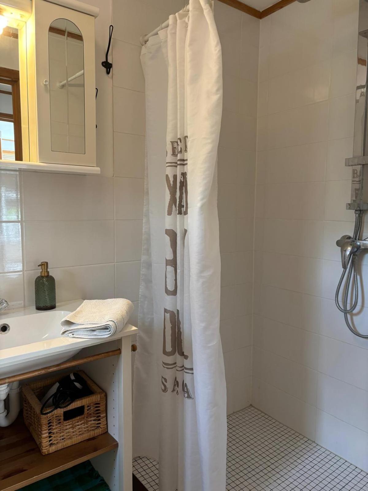 Toms Stuga Ferienwohnung Schöneiche エクステリア 写真